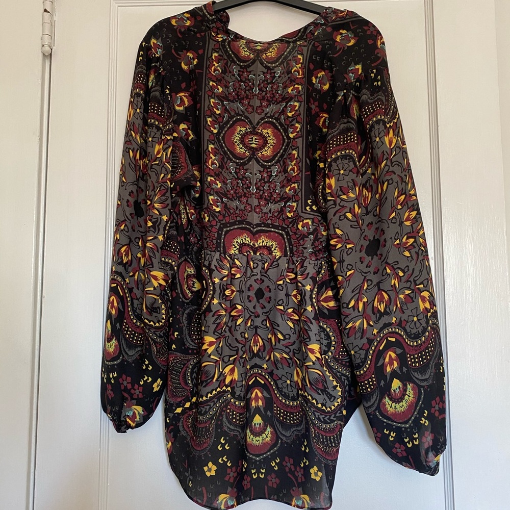 Patterned top - Picture 2 of 3